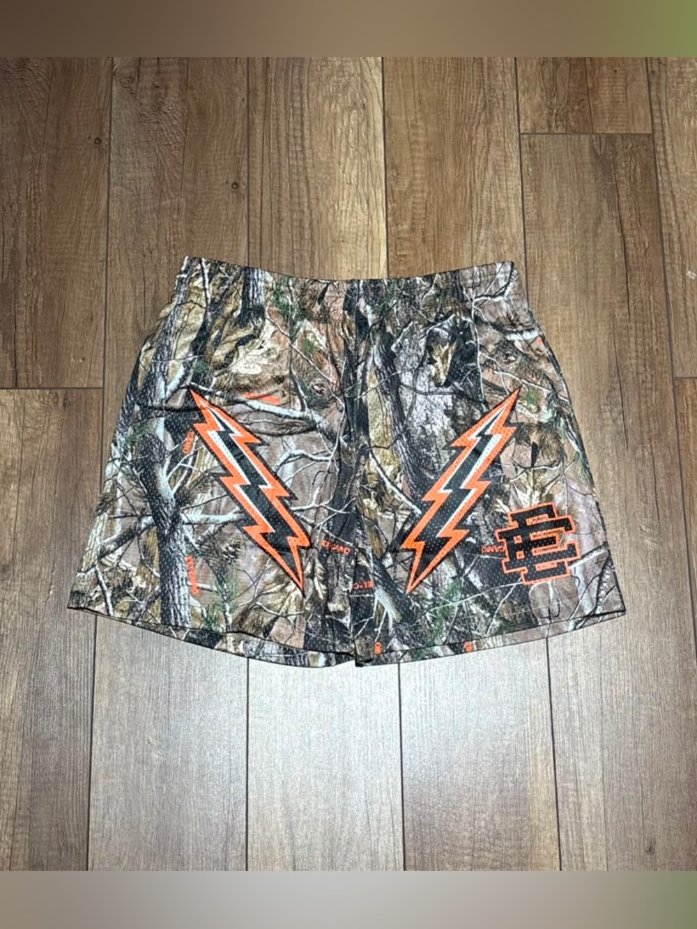 Eric Emanuel EE Camo Shorts Black and Orange Lightning Bolts Brand New Size M